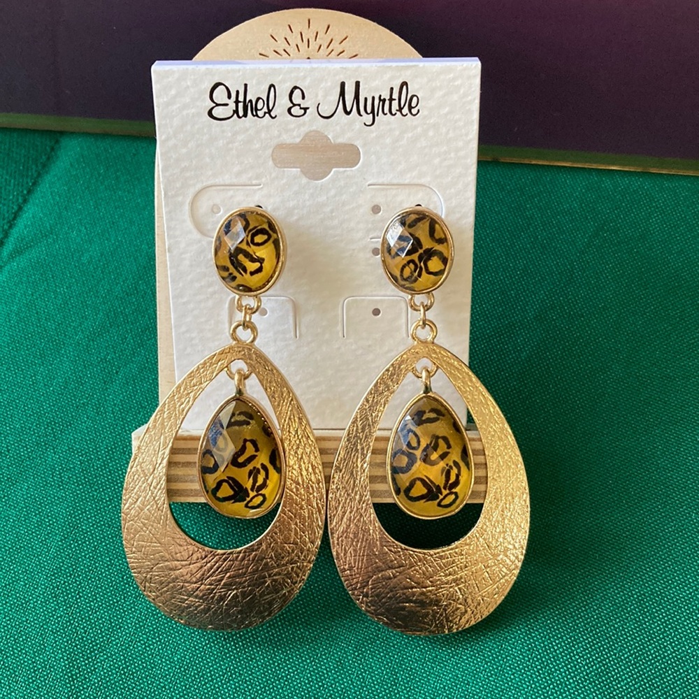 NWOT Ethel & Myrtle Gold Tone Animal Print Dangling Earrings